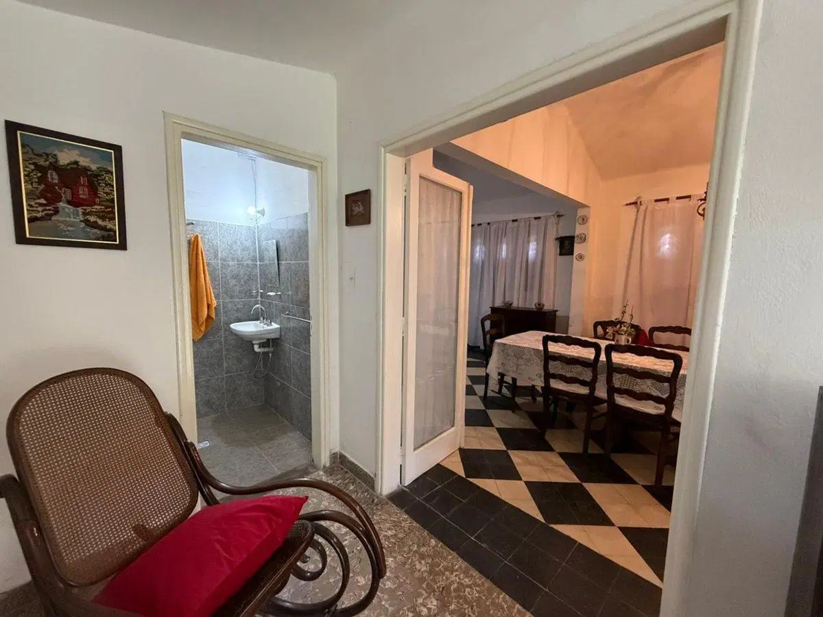 VENTA HERMOSA CASA VALLE HERMOSO 2 DORM. MAS DEPTO 5