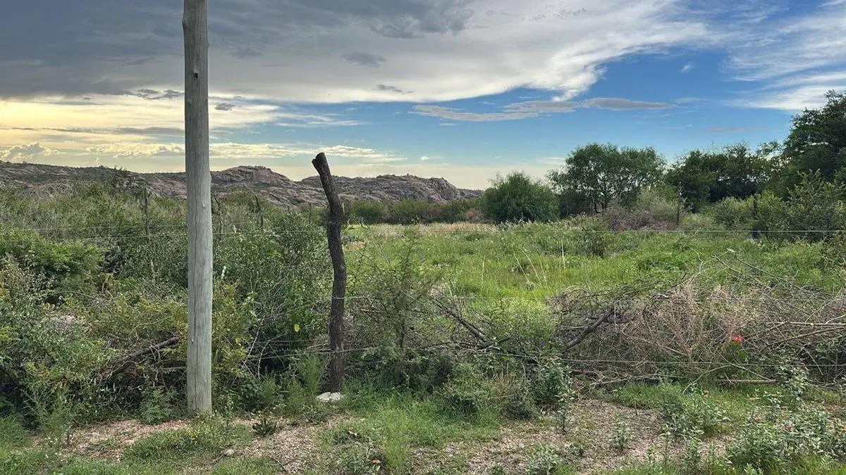 LOTE EN VENTA EN CAPILLA DEL MONTE CON ESCRITURA 4