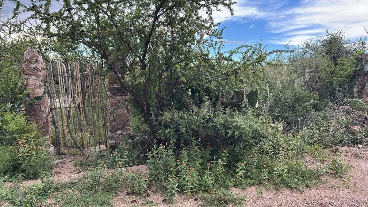 LOTE EN VENTA EN CAPILLA DEL MONTE CON ESCRITURA 2