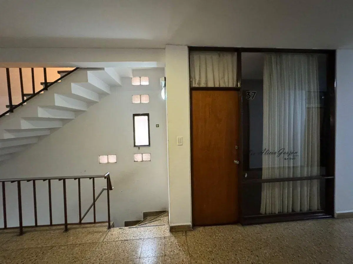 VENTA OFICINA B° CENTRO EXCELENTE UBICACION 5