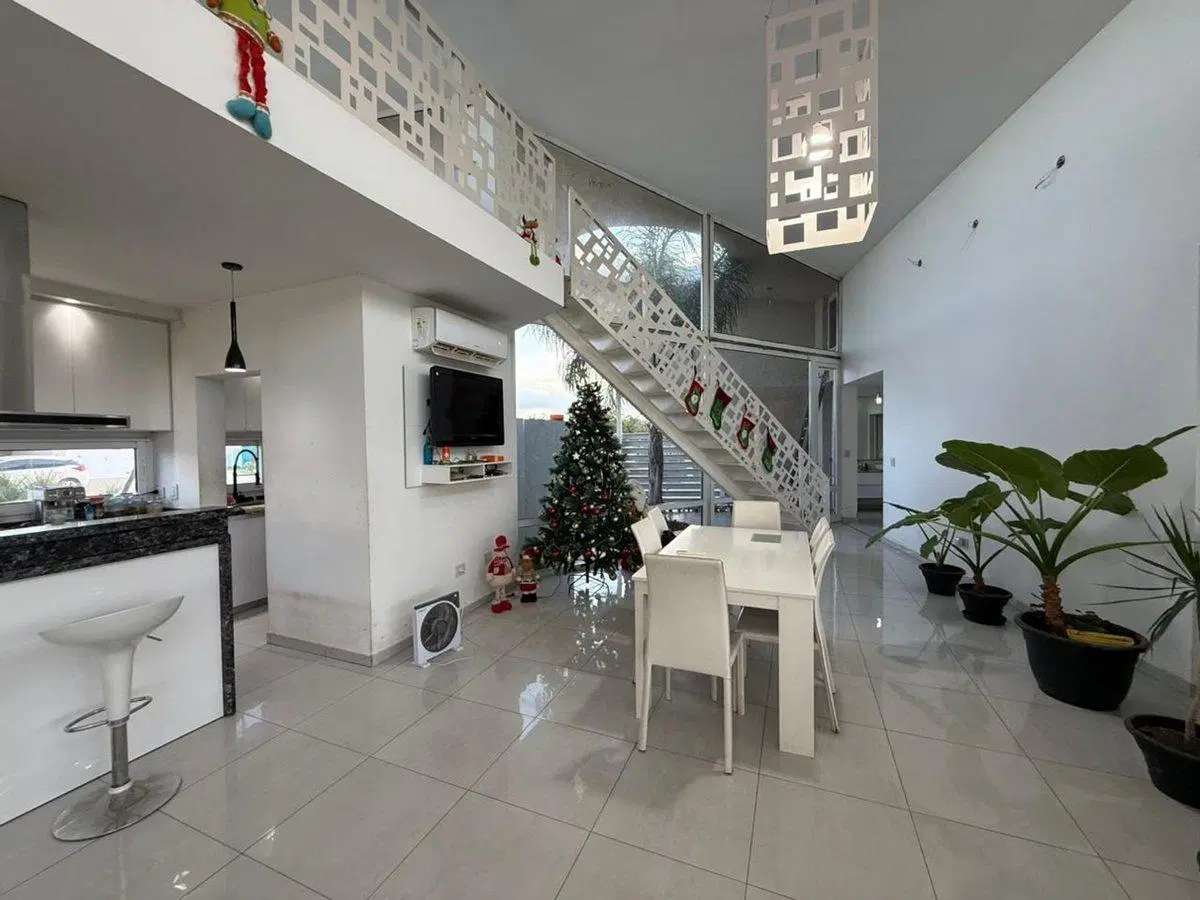 HERMOSA CASA 3 DORMITORIOS SIETE SOLES - HEREDADES 4