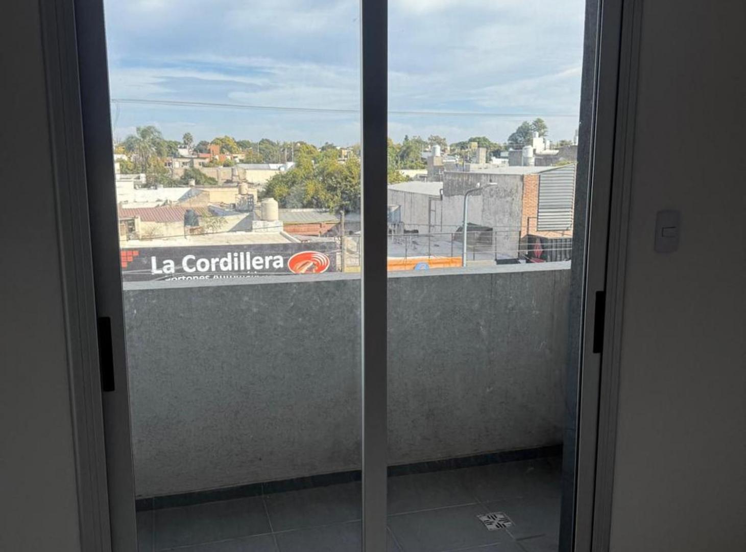 Foto de VENTA DEPTO 1 DORM. DUARTE QUIROS. B° ALTO ALBERDI, imagen 3