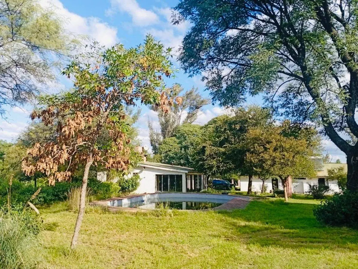 VENTA CASA 2 DORMITORIOS Y PILETA. ANISACATE 5