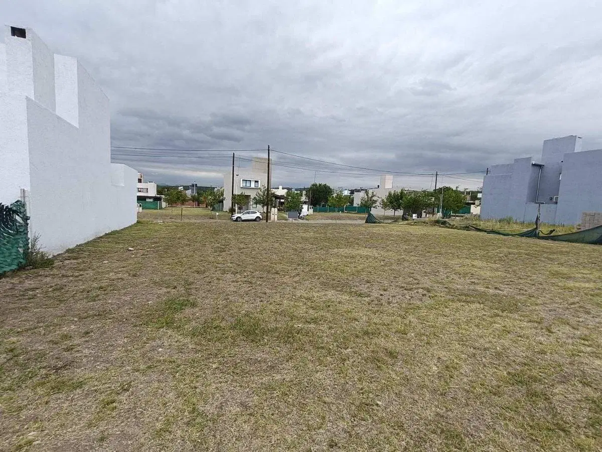 VENTA TERRENO DE 350 M2 TEJAS 4 2DA. ETAPA 2
