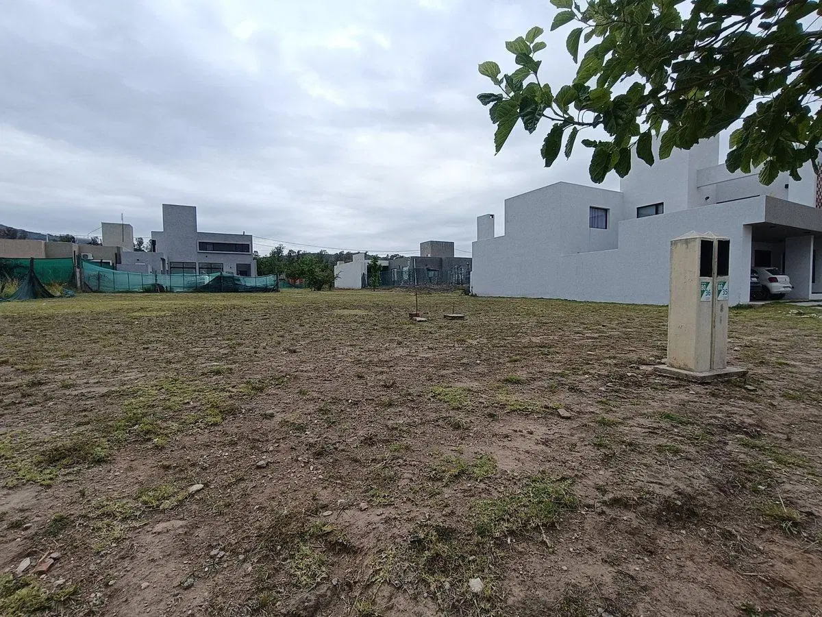 VENTA TERRENO DE 350 M2 TEJAS 4 2DA. ETAPA 3