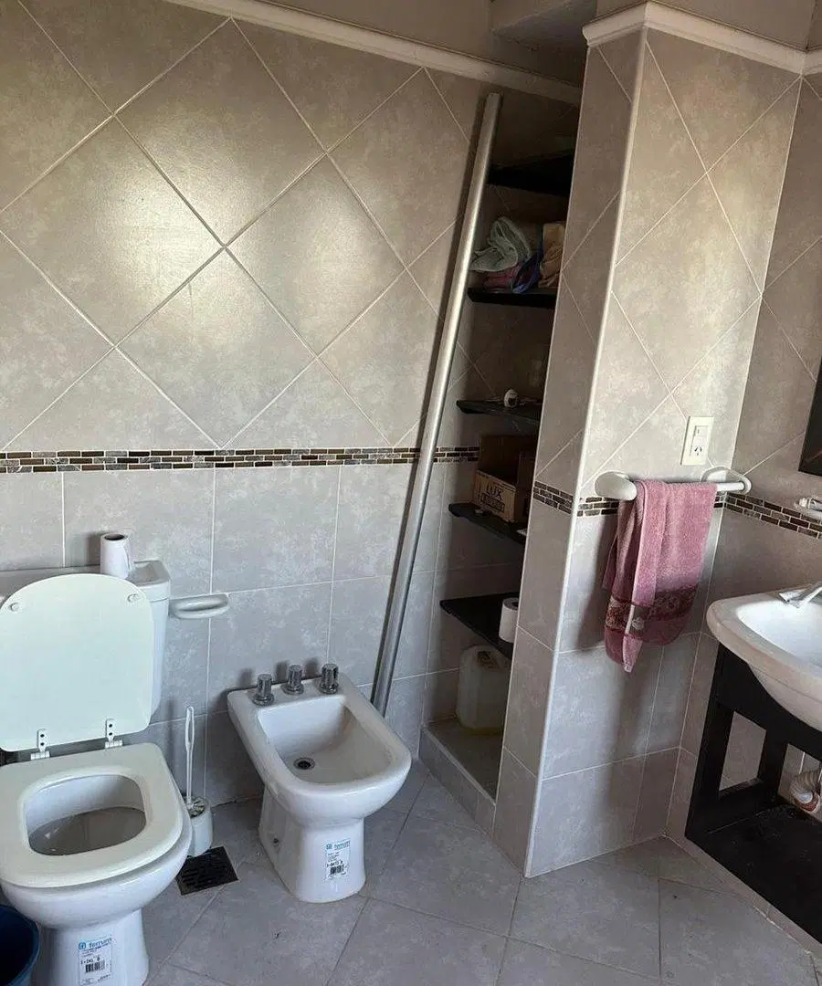 VENTA CASA CON LOCAL Y DOS CABAÑAS EN YACANTO 4