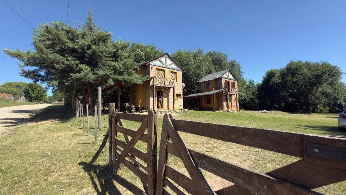 VENTA DOS CABAÑAS CON PILETA POTRERO DE GARAY 2
