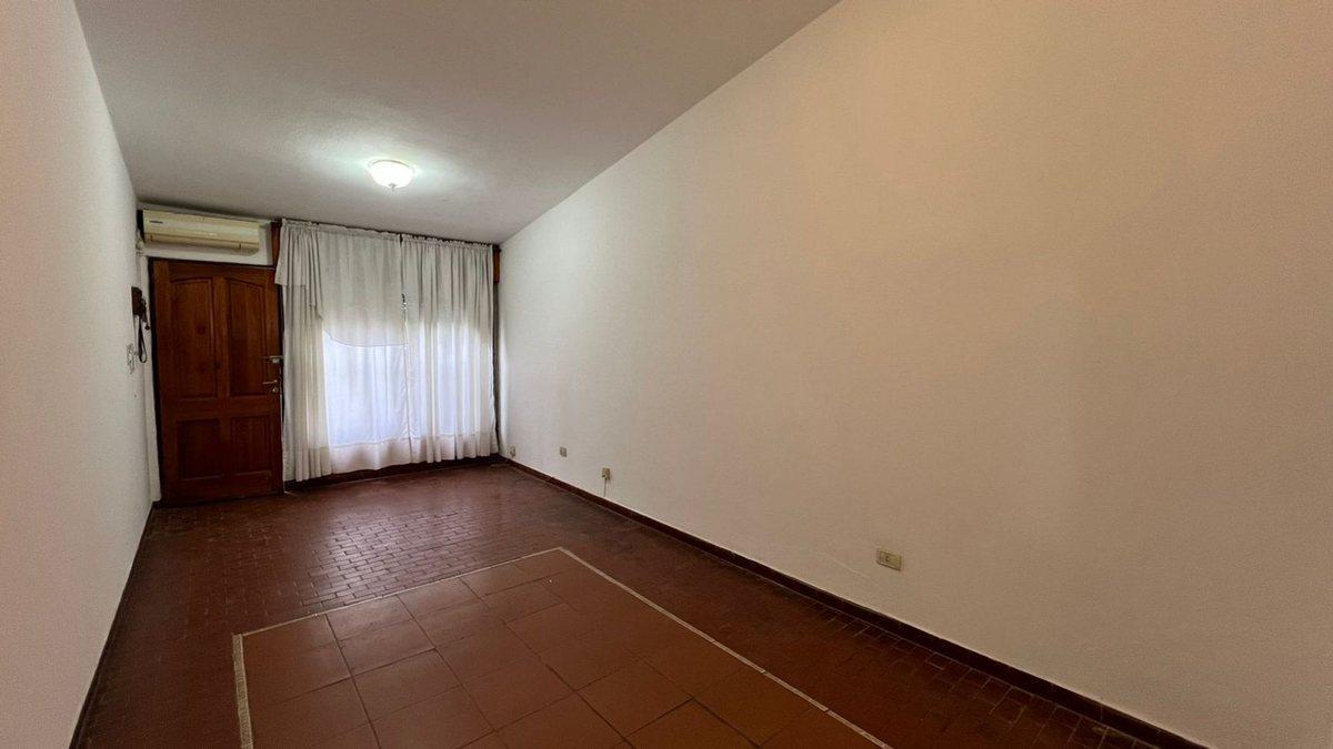 VENTA CASA 2 DORMITORIOS BARRIO LOS PLATANOS