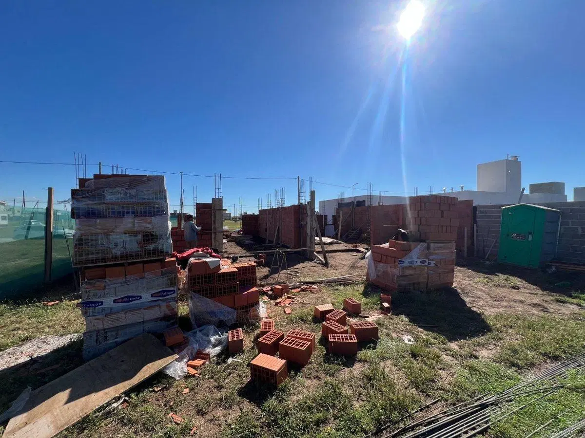 VENTA DUPLEX 3 DORMITORIOS PAMPAS DE MANANTIALES 2
