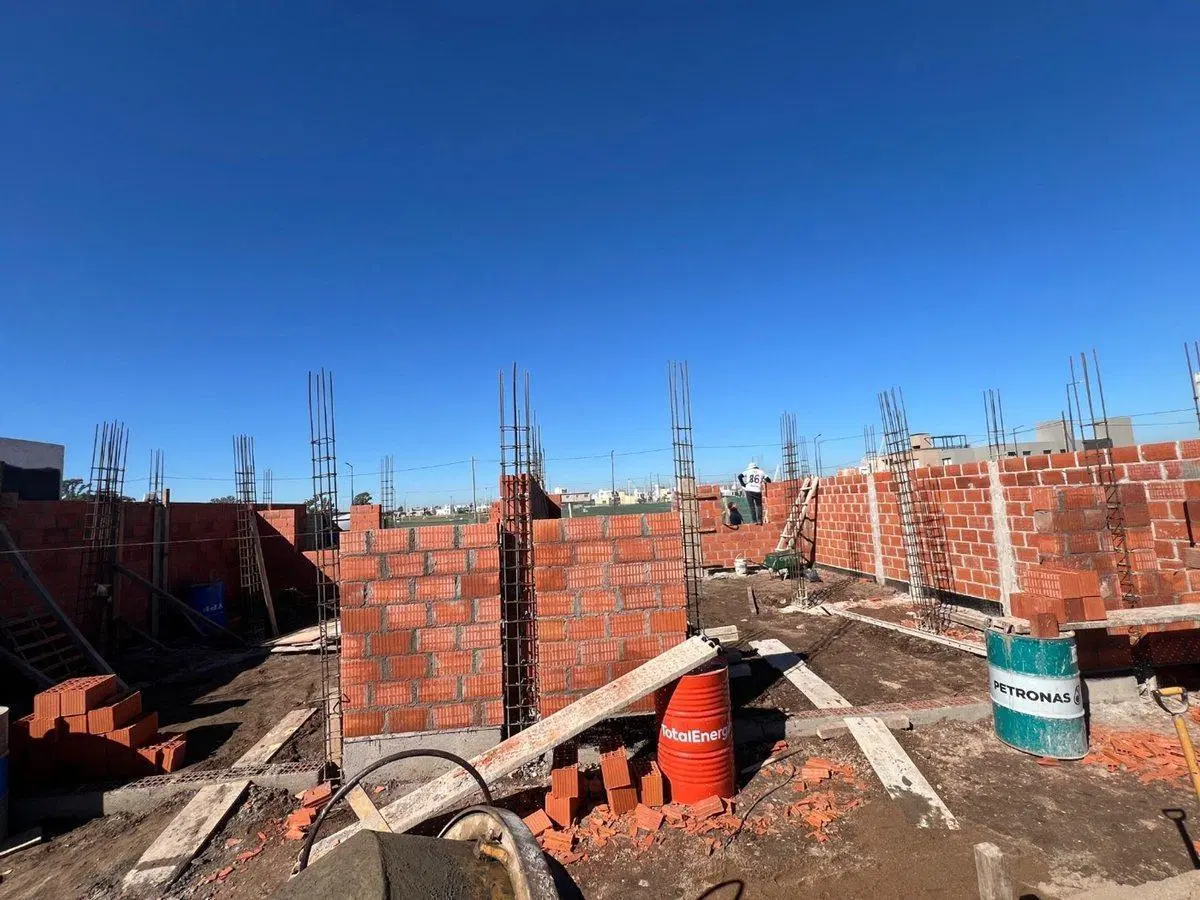 VENTA DUPLEX 3 DORMITORIOS PAMPAS DE MANANTIALES 5
