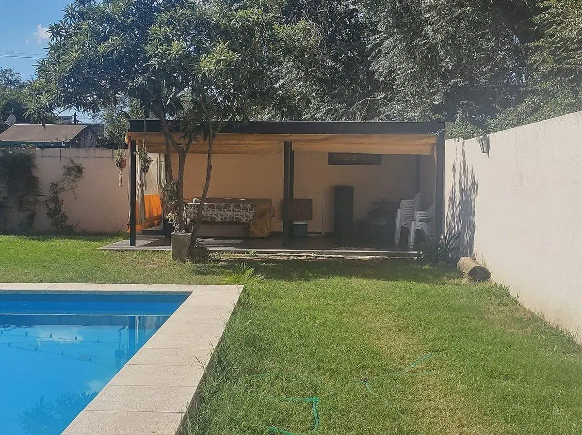 VENTA CASA DE 3 DORMITORIOS ZONA ARGUELLO 5