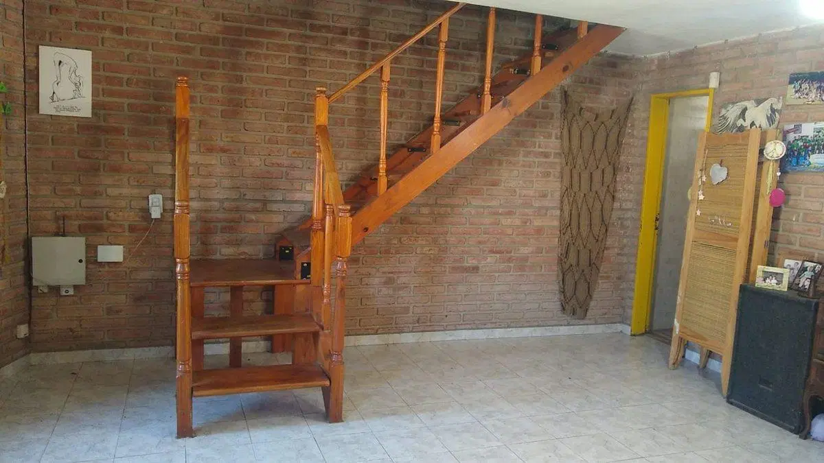 VENTA CASA DE 3 DORMITORIOS ZONA ARGUELLO 8