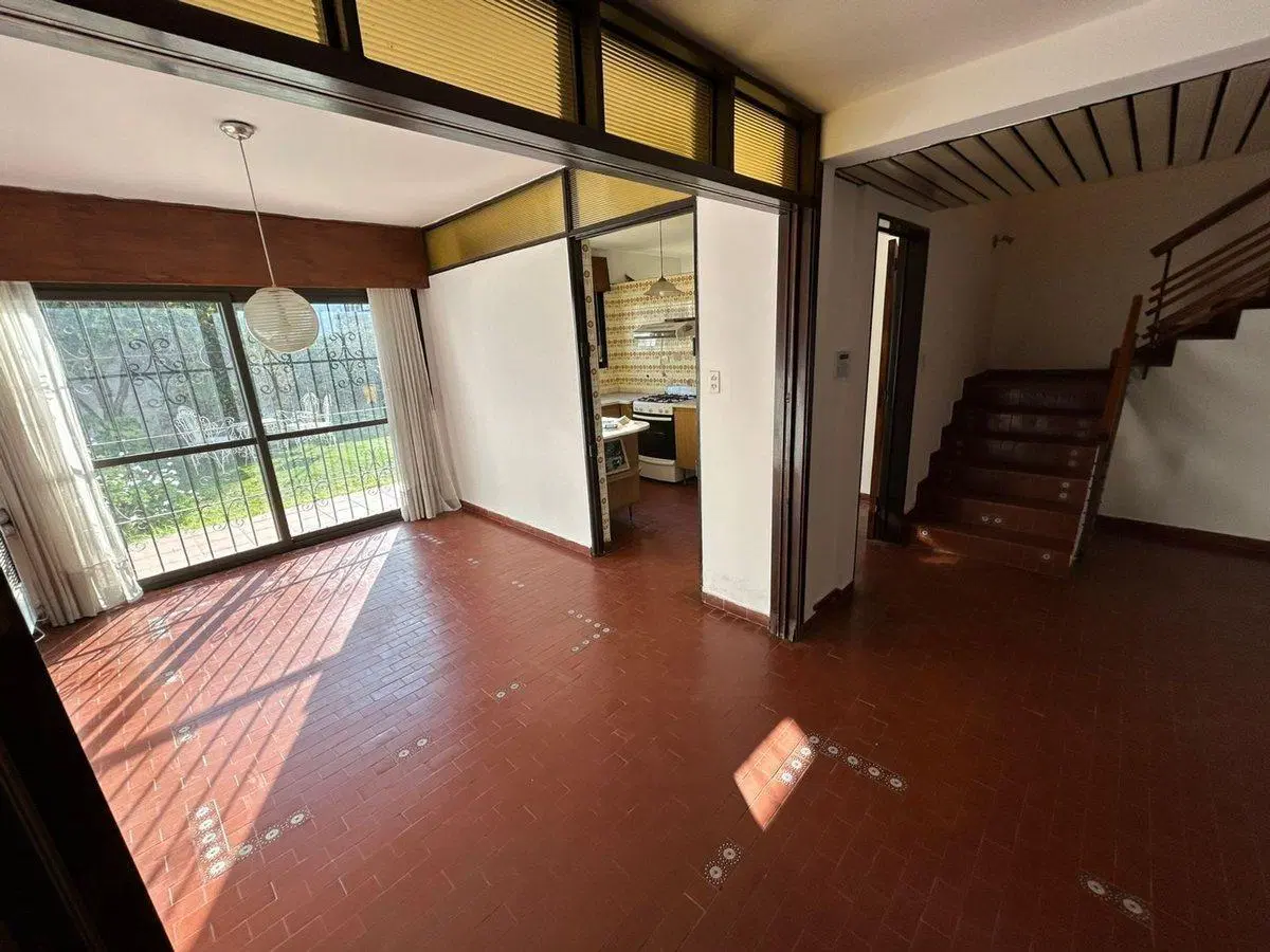 Casa en venta 4 dormitorios barrio Colon 4