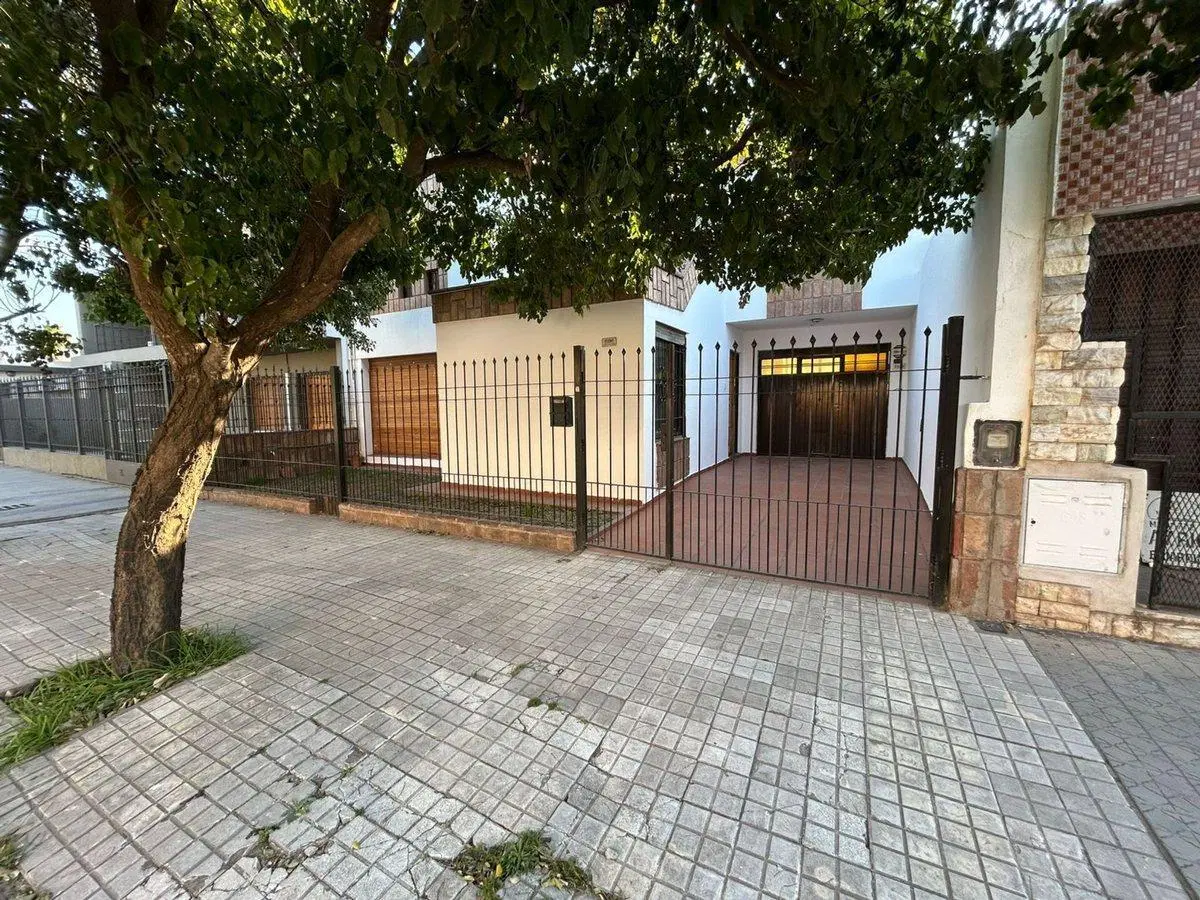 Casa en venta 4 dormitorios barrio Colon 5