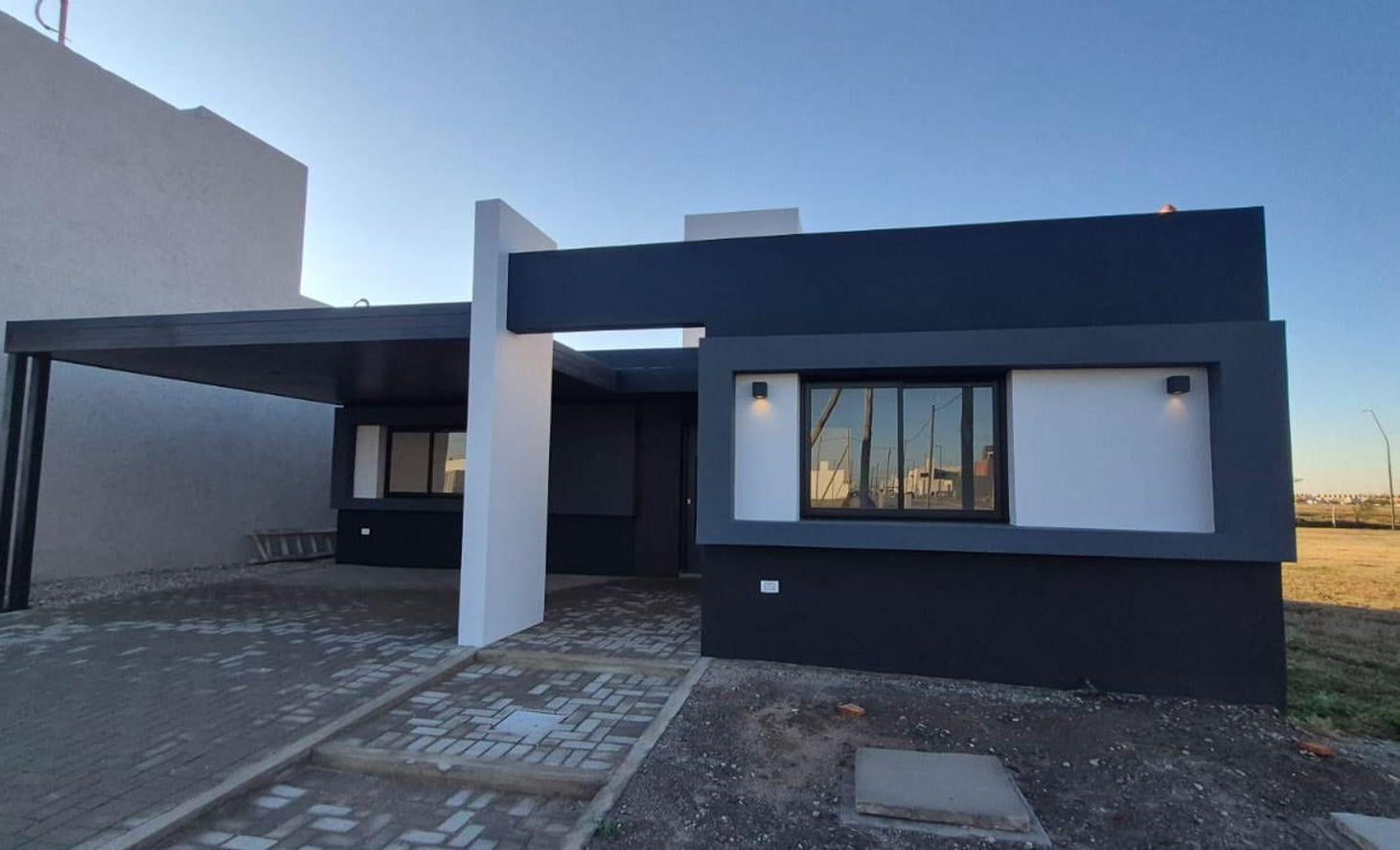 CASA 2 DORMITORIOS Y PILETA EN CAMPOS MANANTIALES