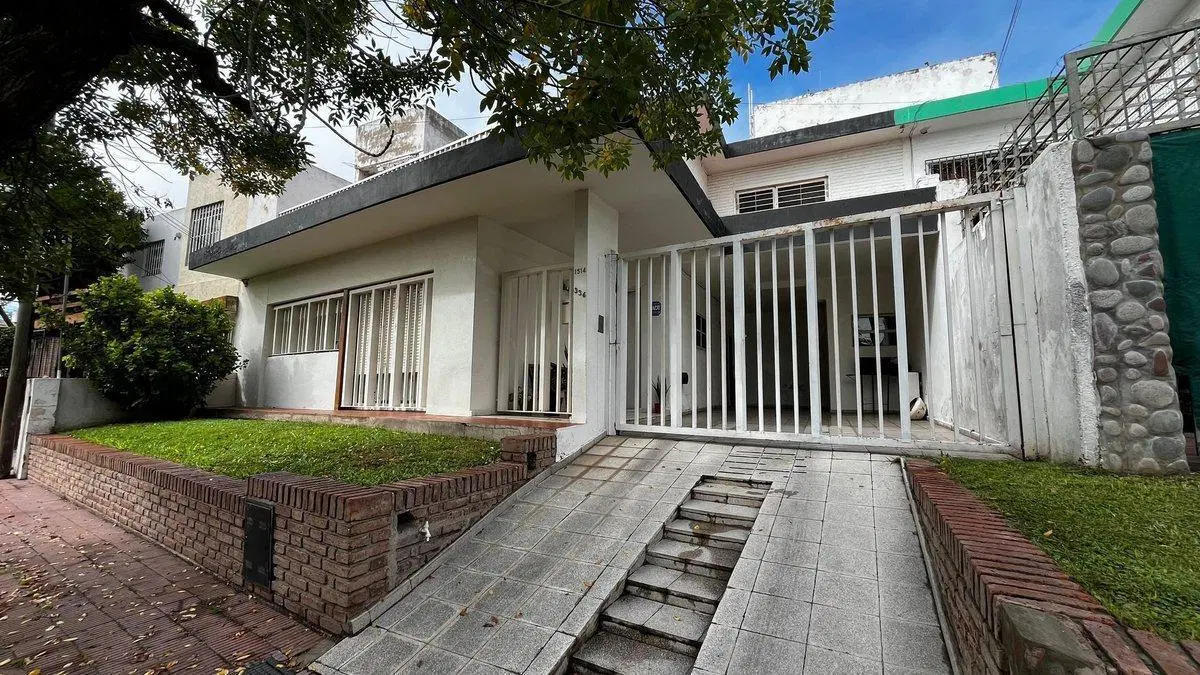 VENTA CASA 4 DORMITORIOS 3 BAÑOS BARRIO CRISOL SUR 5