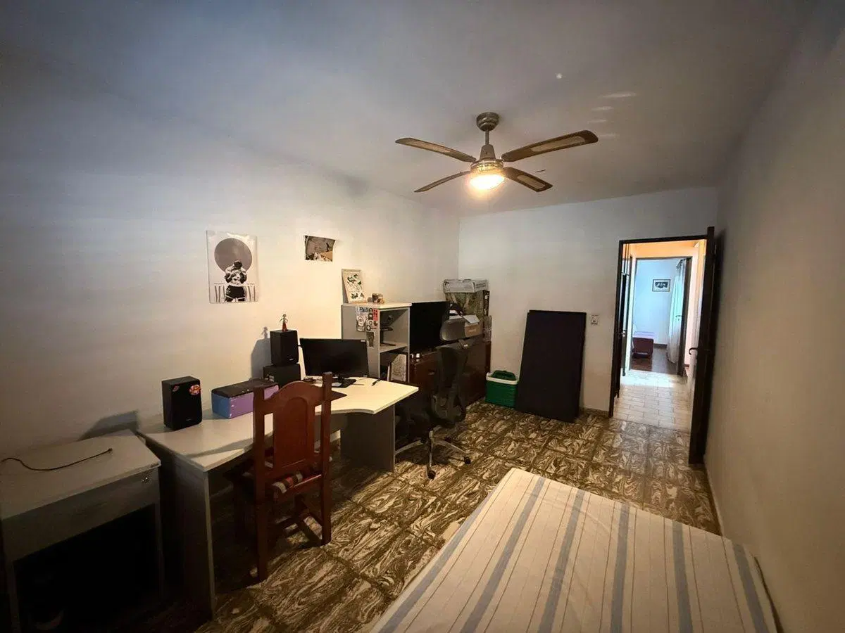 VENTA CASA 4 DORM. MAS GALPON. B° AYACUCHO 5
