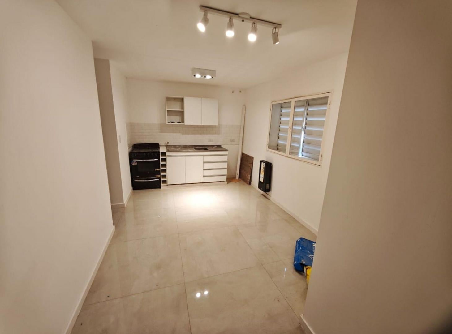 DEPARTAMENTO 1 DORM ALBERDI/CENTRO RESTAURADO