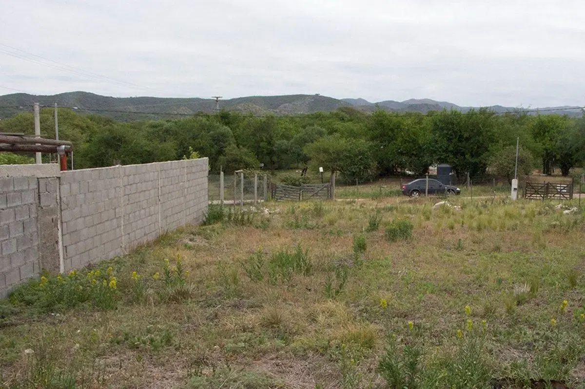 VENTA LOTE 680 M2 EN ALTA GRACIA CON SERVICIOS 4
