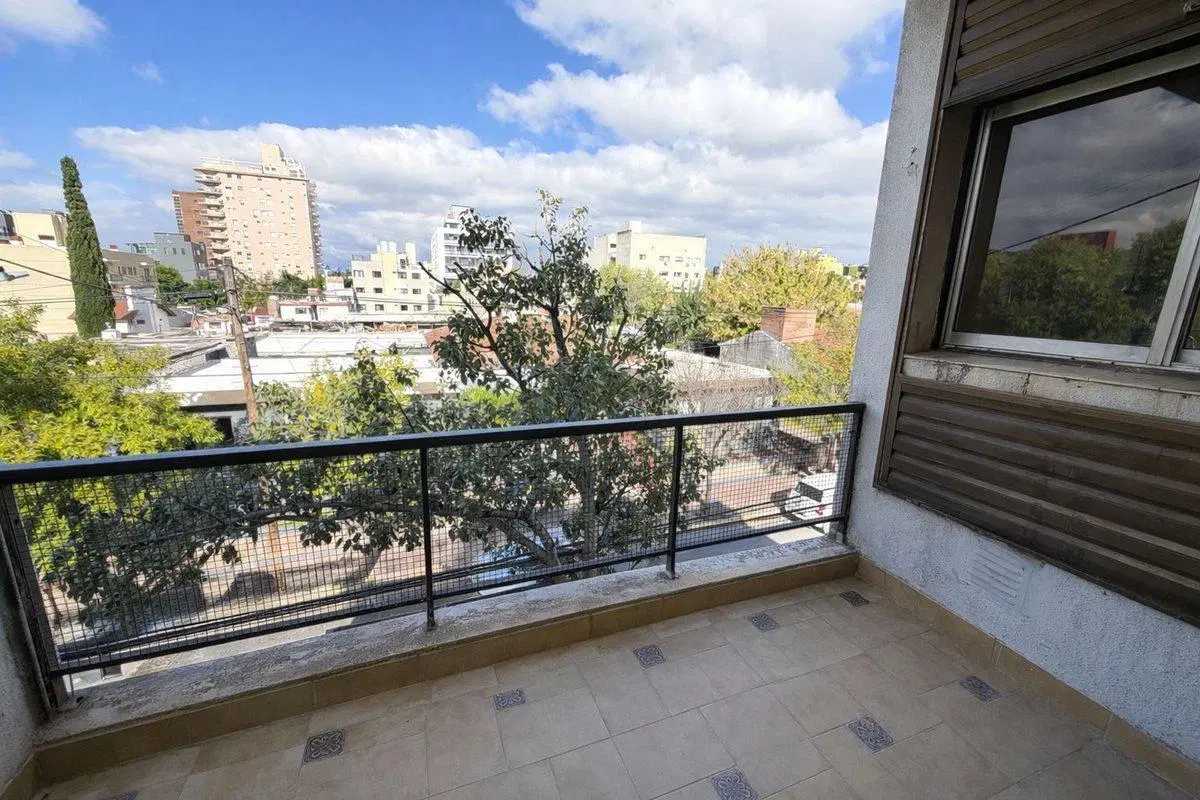 VENTA DEPARTAMENTO 3 DOMITORIOS COCHERA CARLOS PAZ 4