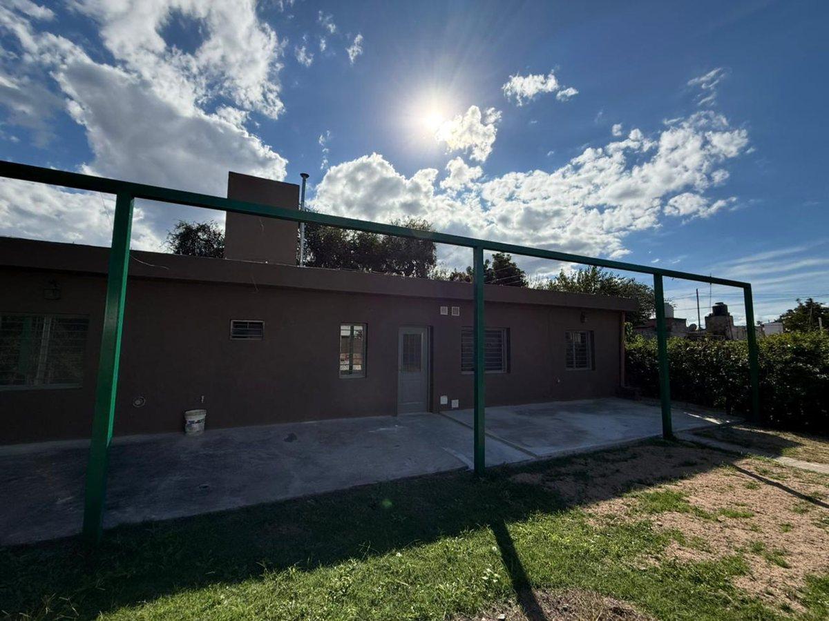 VENTA CASA 2 DORMITORIOS VILLA ALLENDE PARQUE