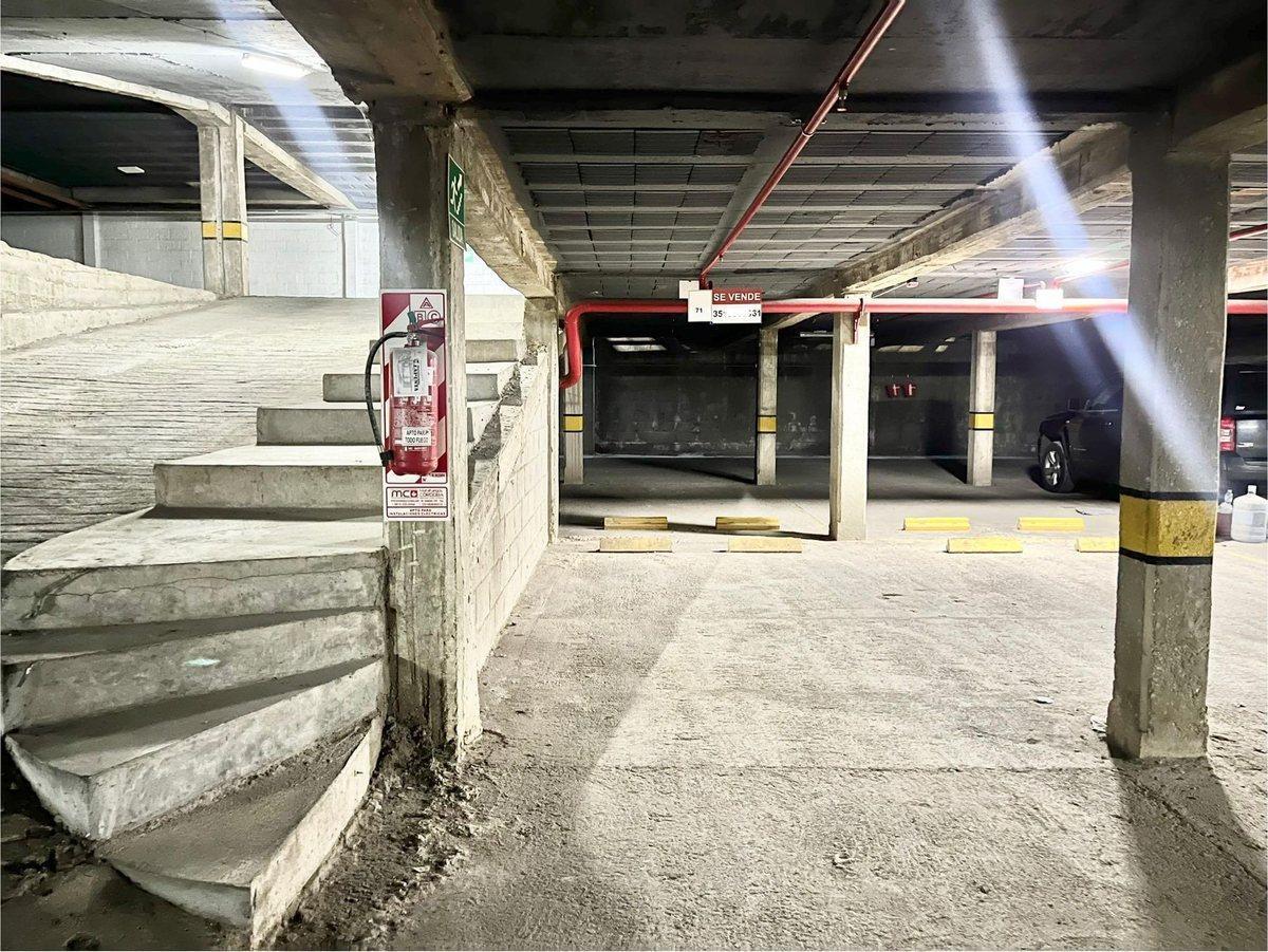 VENTA DE COCHERA EN ZONA NORTE