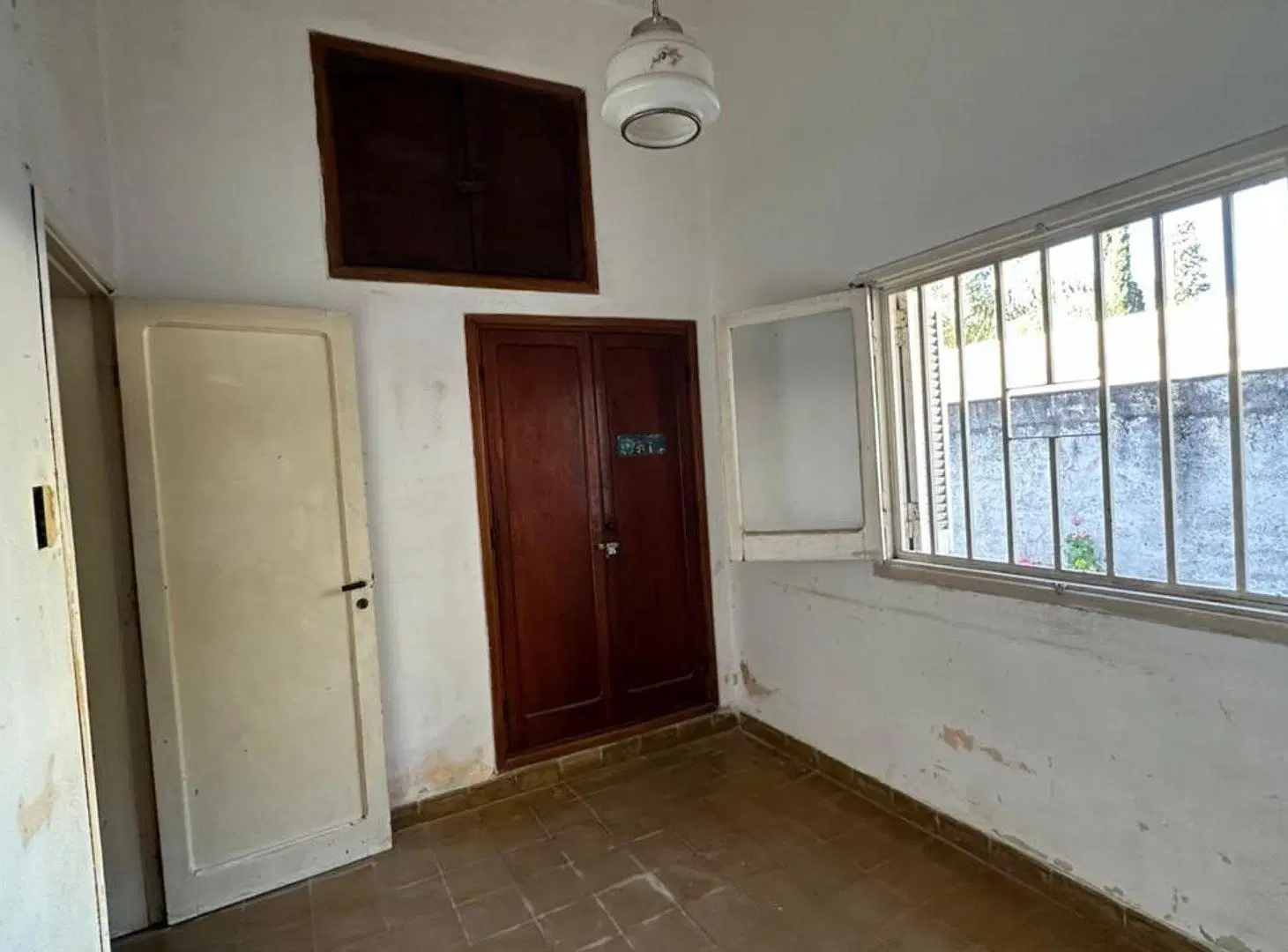 EN VENTA CASA A REFACCIONAR EN RIO CEBALLOS 4