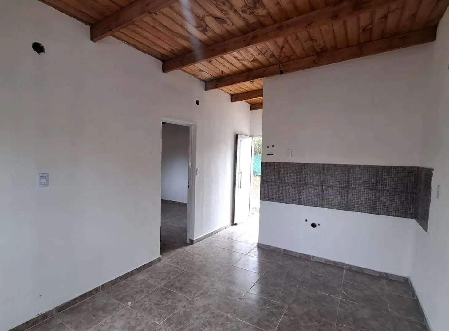 Venta casa 1 dormitorio a estrenar en Tanti 4