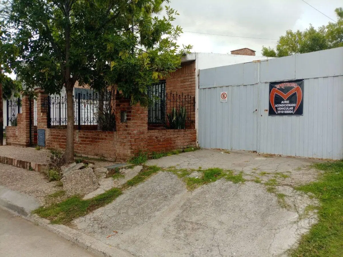 VENTA CASA 3 DORM CON DEPARTAMENTO ALTO ALBERDI 2