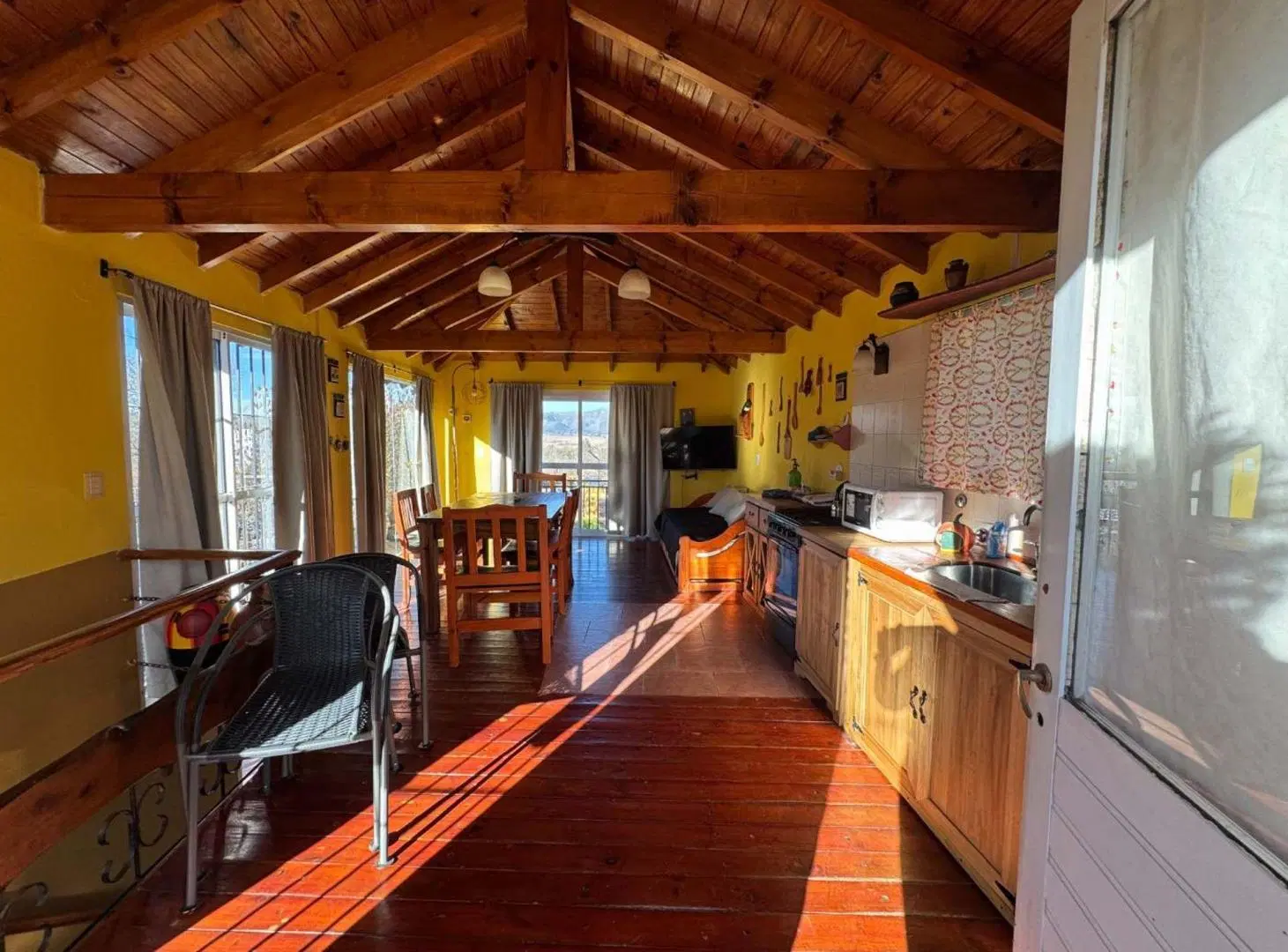 VENTA COMPLEJO DE CABAÑAS LOS REARTES 2