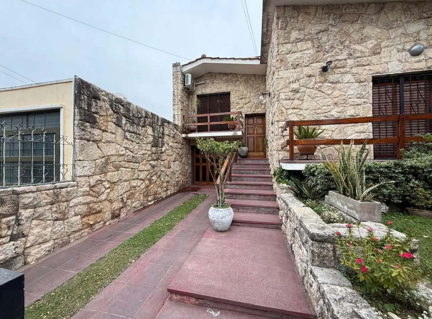 VENTA CASA 3 DORMITORIOS. B° AYACUCHO APTA CREDITO 5