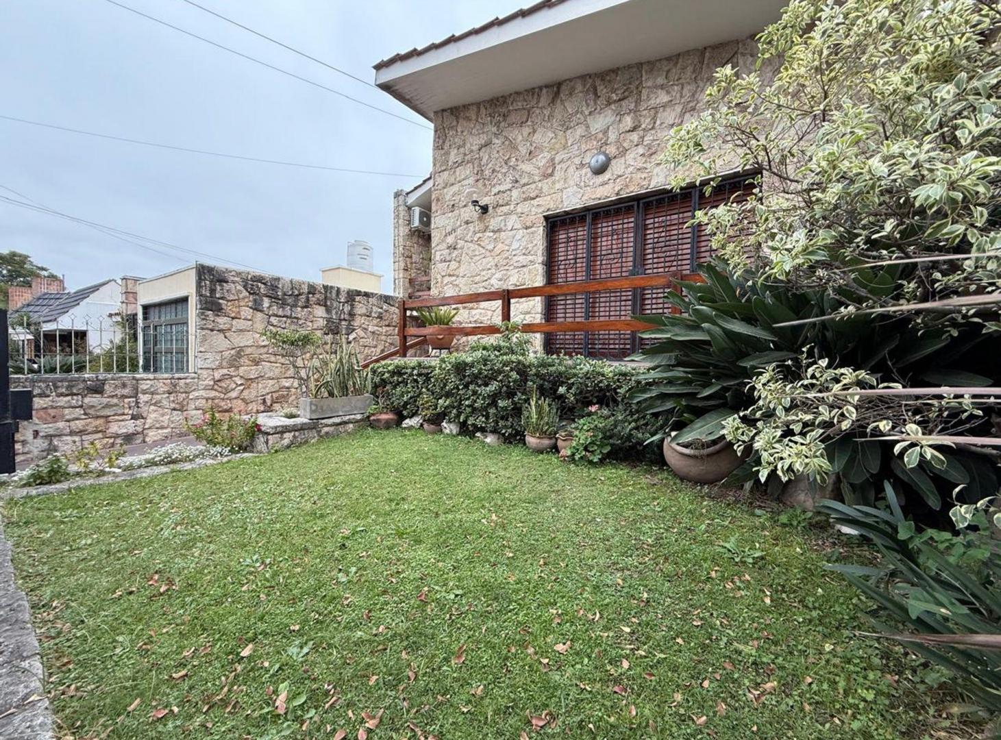 VENTA CASA 3 DORMITORIOS. B° AYACUCHO APTA CREDITO