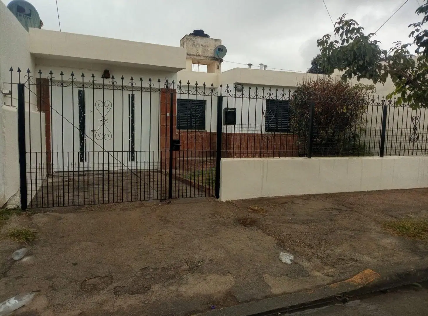 VENTA CASA 2 DORMITORIOS BARRIO SAN VICENTE 2