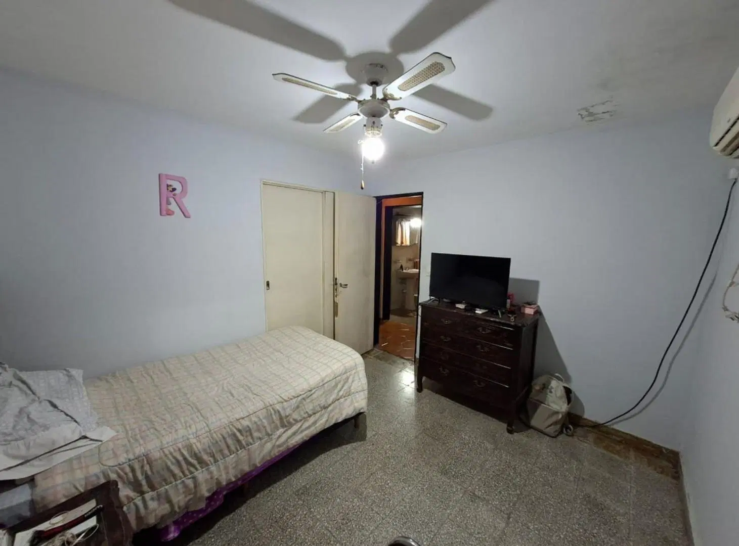 VENTA CASA 3 DORMITORIOS MAS DEPTO B POETA LUGONES 8