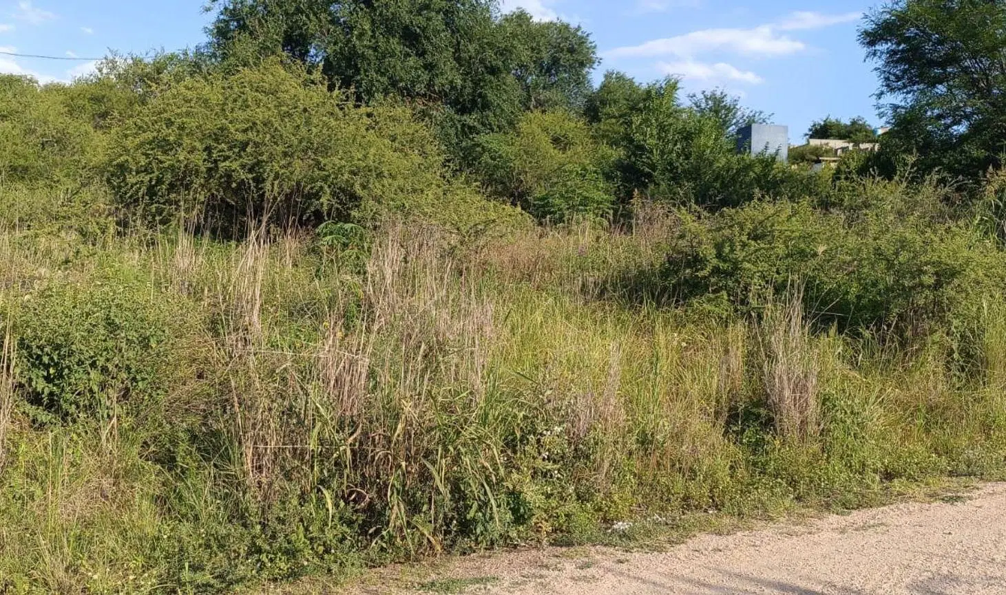 VENTA TERRENO PARQUE SIQUIMAN 830M2 CON ESCRITURA 4