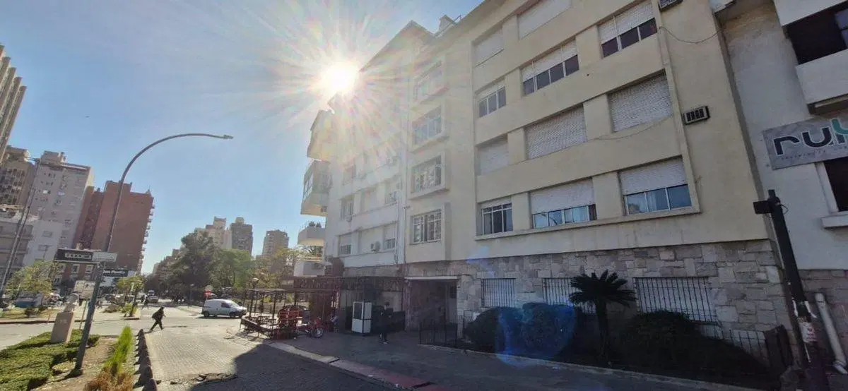 DEPTO PISO COMPLETO 4 DORM. FRANTE A PLAZA ESPAÑA 4