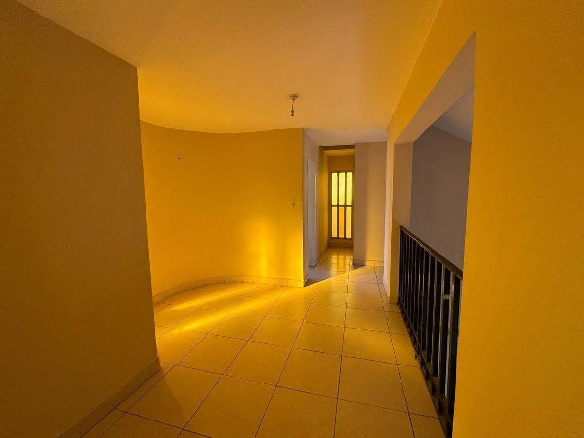 VENTA CASA 3 DORM + 3 DEPTOS. B° MARQUEZ DE SOBREM 3