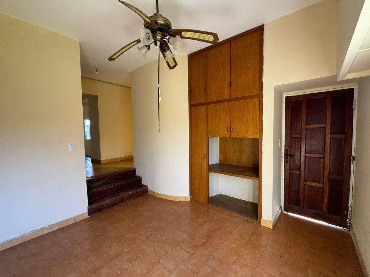 VENTA CASA 3 DORM + 3 DEPTOS. B° MARQUEZ DE SOBREM 4