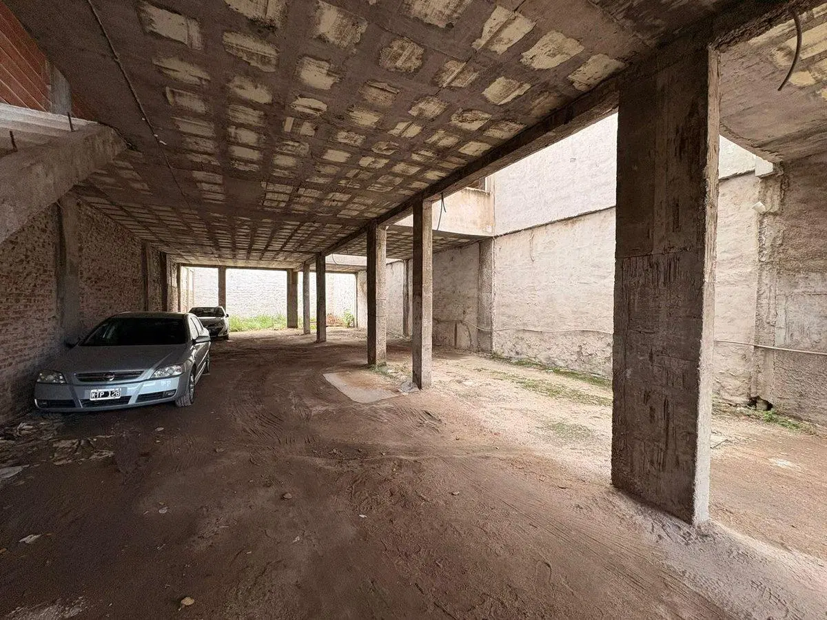 SE VENDE EDIFICIO EN CONSTRUCCION - BARRIO DUCASSE 4