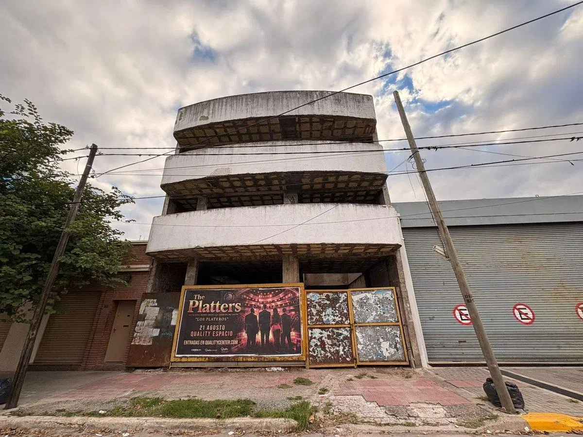 SE VENDE EDIFICIO EN CONSTRUCCION - BARRIO DUCASSE 3