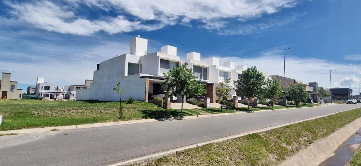 LOTE DE 360M APTO COMERCIO SOBRE BOULEVARD ETAPA 3 3
