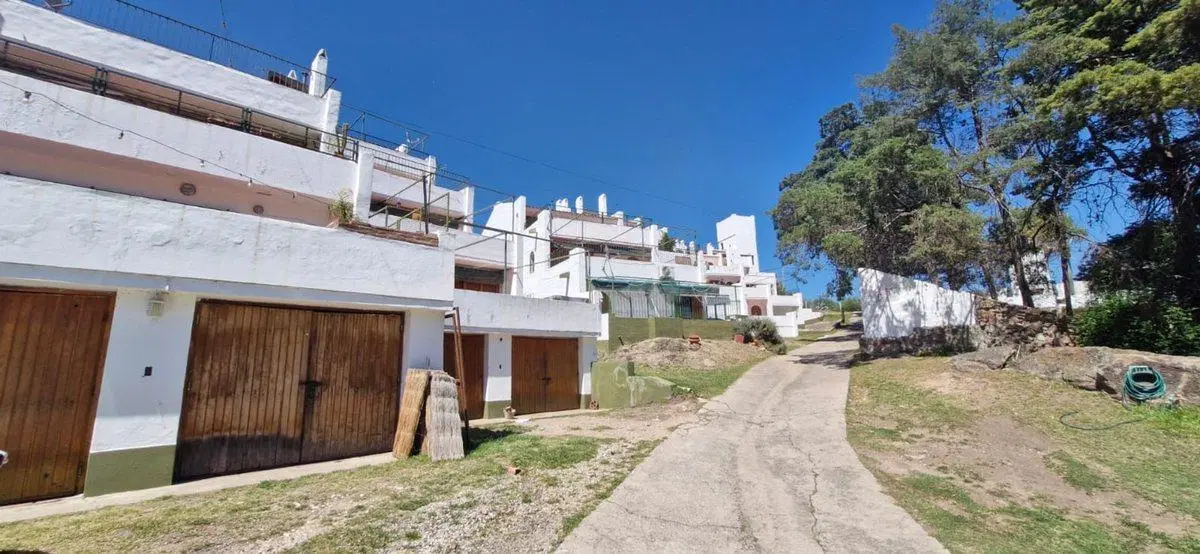 DEPTO DE 2 DORMITORIOS Y TERRAZA VILLA DEL LAGO 2
