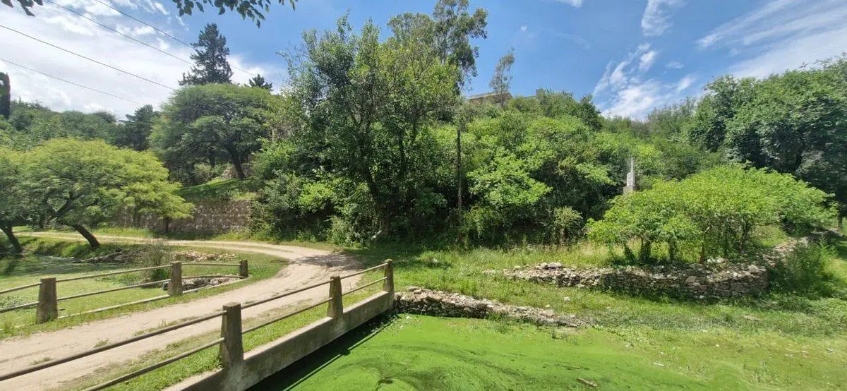 LOTE CON VISTA AL LAGO 1419 M2 EN COSTA AZUL. 2