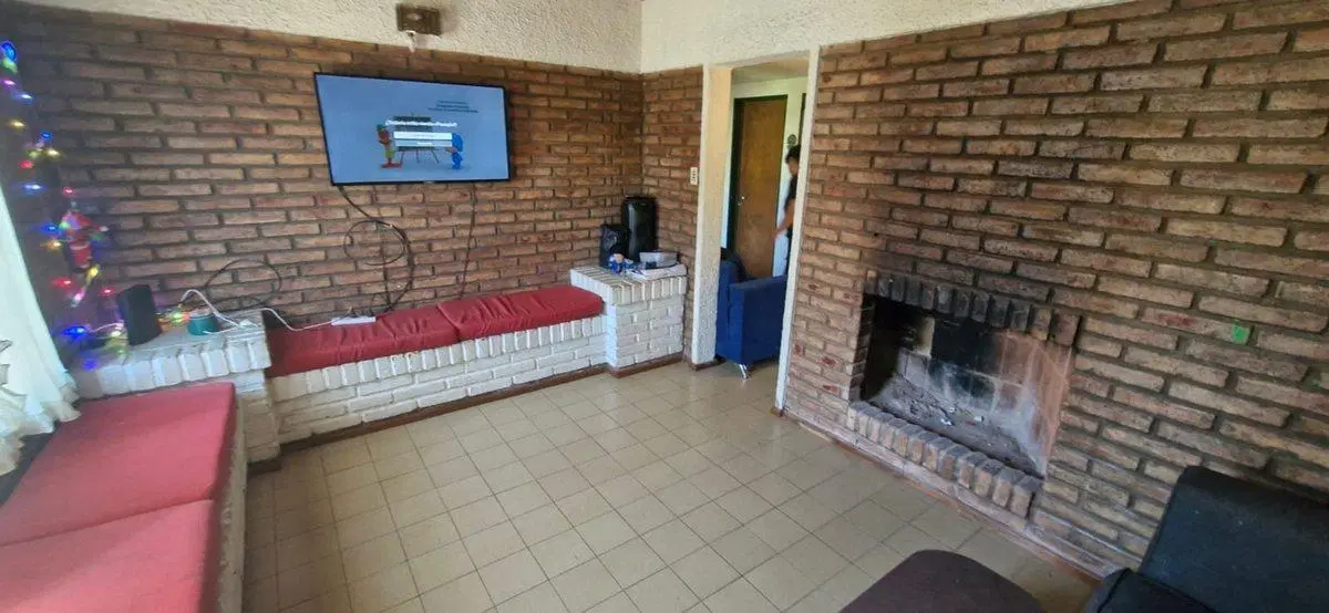 CASA DE 3 DORMITORIOS Y PILETA EN PLAYAS DE ORO 4
