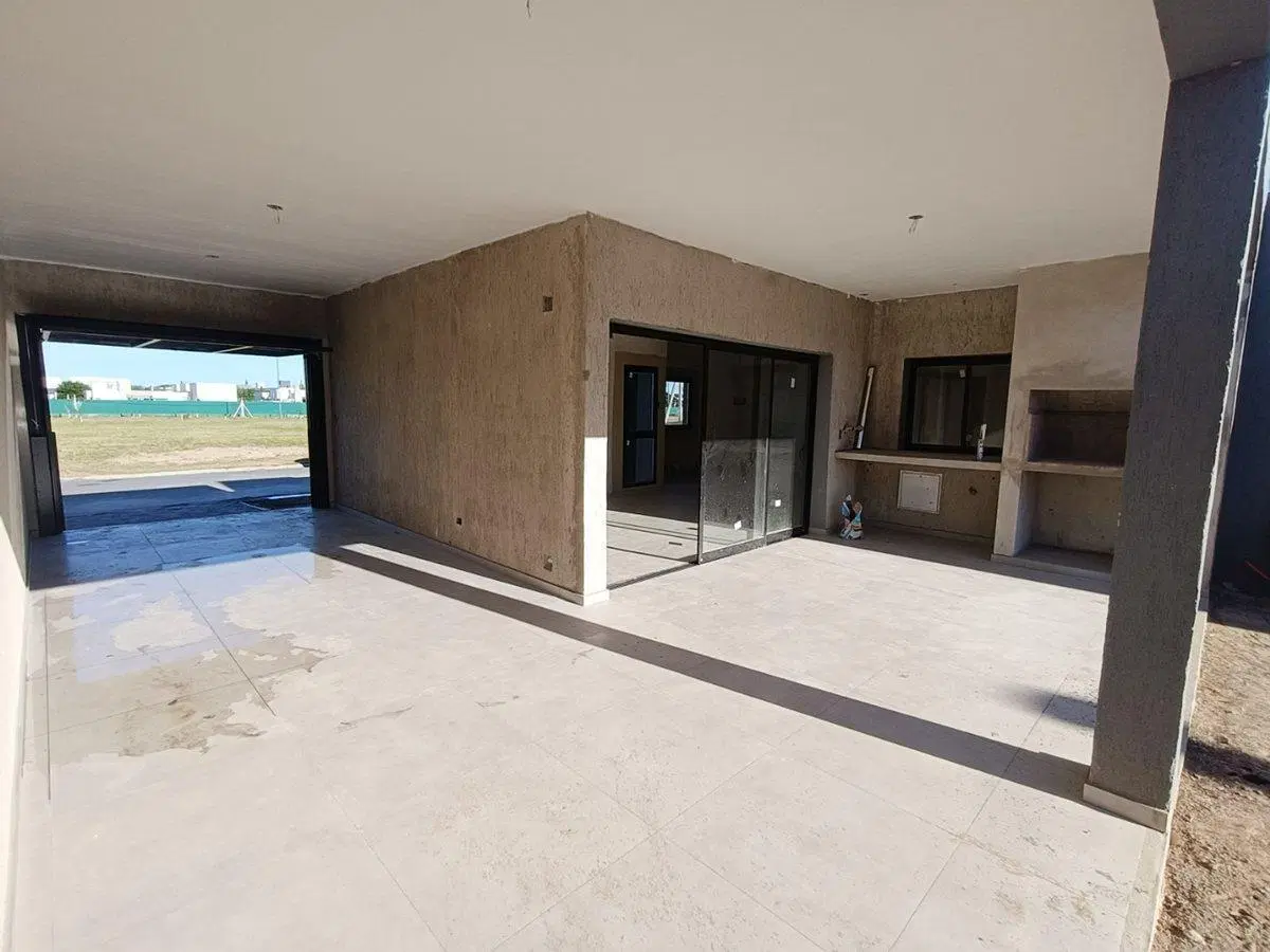 VENTA CASA RINCONES MANANTIALES 2 D 4
