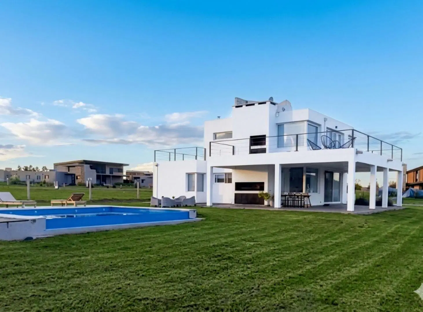 SE VENDE CASA DE 3 DORM, EN PUERTO DEL AGUILA 2