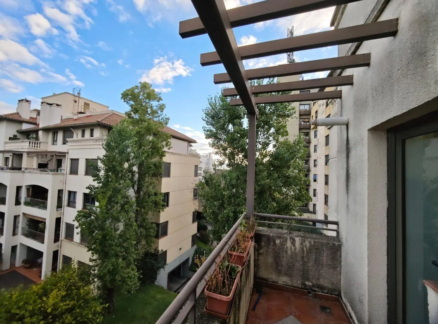 DEPARTAMENTO 2 DOR. COCHERA CASONAS DEL SUR 8