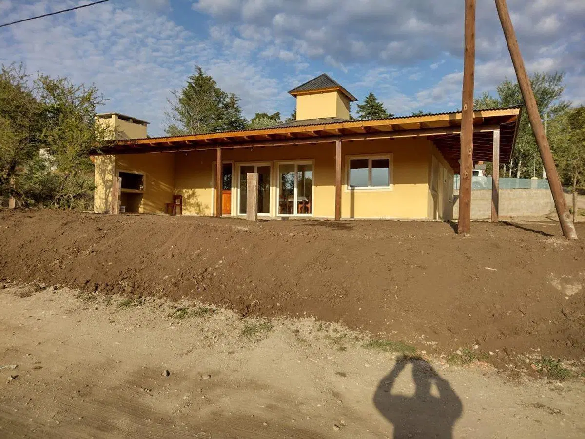 VENTA CASA TRES DORMITORIOS EN VILLA GRAL BELGRANO 2