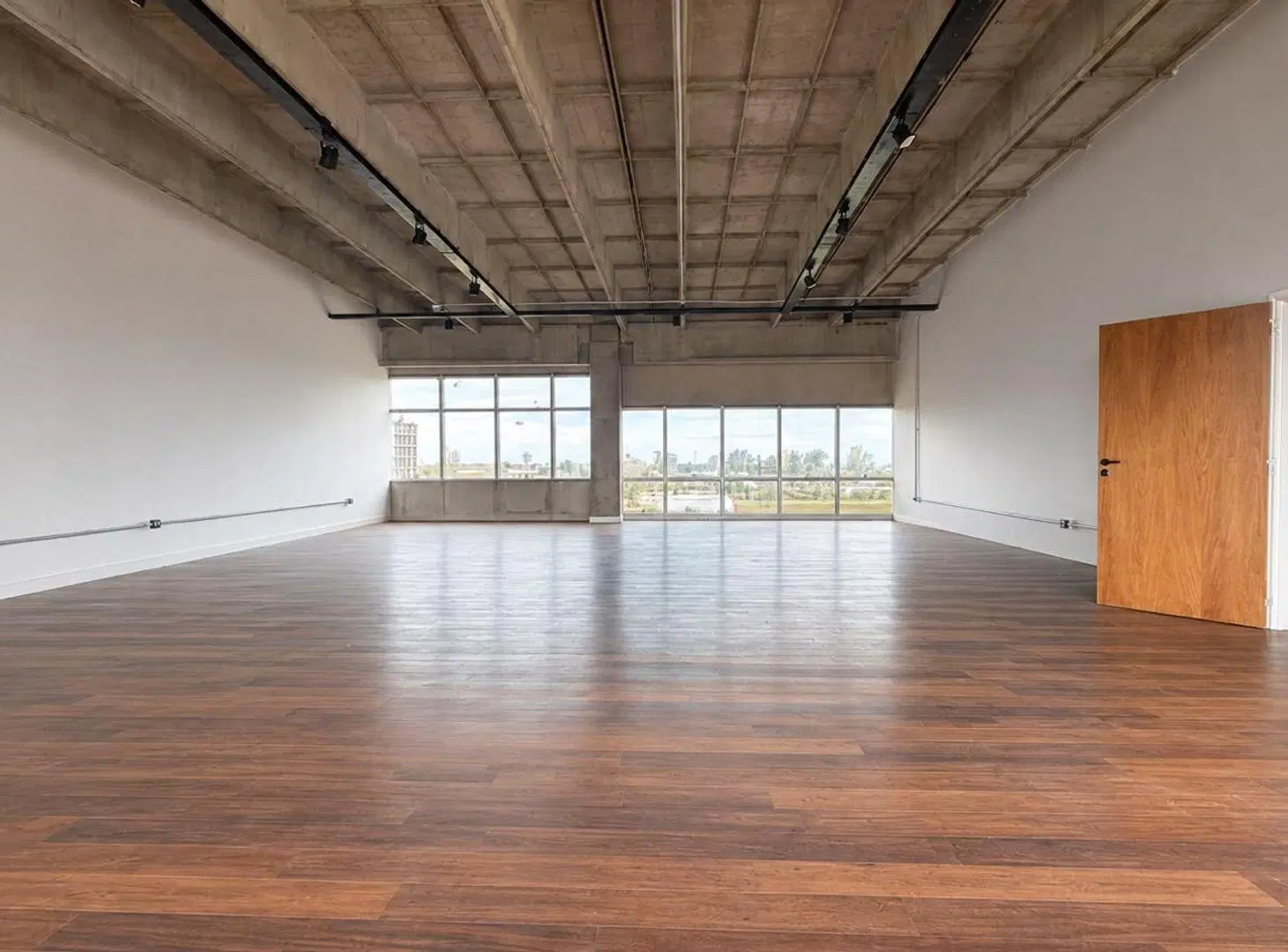 ALQUILER OFICINAS PARQUE EMPRESARIAL AEROPUERTO 2