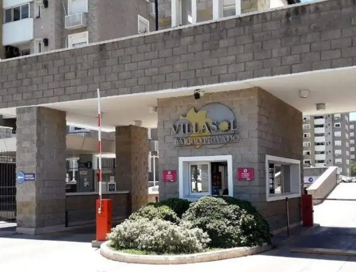 VENTA COCHERA - COMPLEJO VILLASOL - BARRIO PRIVADO 5